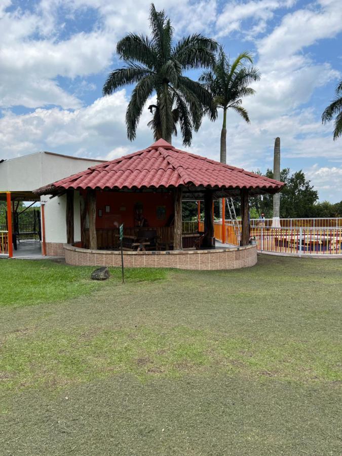 Alojamiento Campestre Hawaii Монтенегро Екстериор снимка